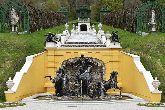 Picture: View of the Cascade with the Neptune Fountain and Music Pavilion